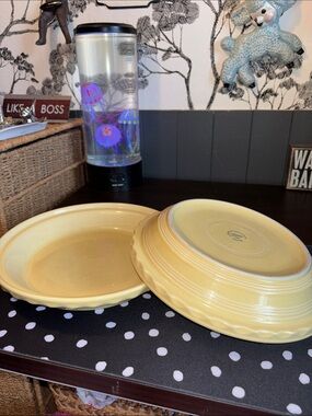 VINTAGE Fiesta Homer Laughlin #487 Yellow F-106 Pie Baker Plate 10" Set of 2.